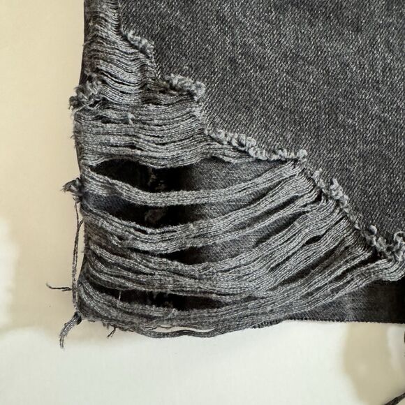 NWT  TOPSHOP Womens 6 Distressed Cut Off Shorts Distressed Raw Hem Black - Picture 3 of 7